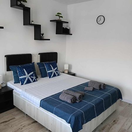 Garsoniera Saturn Apartment Exterior photo