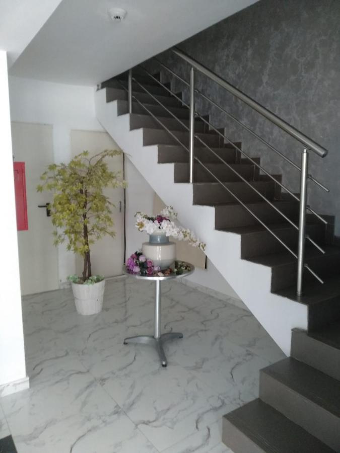 Garsoniera Saturn Apartment Exterior photo